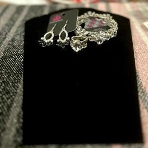 Prismatic Parade Black Earrings Set 🖤